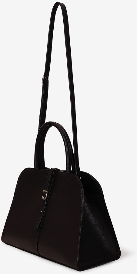MONOROW Blanc Medium Bag - Black angled view