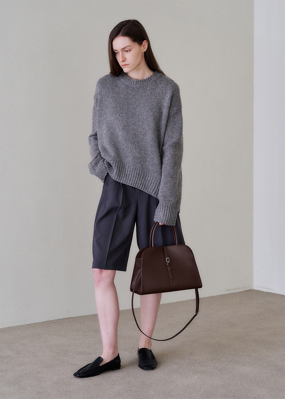 MONOROW Blanc Medium Bag - Burgundy Brown styled look 4