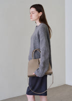 MONOROW Blanc Medium Bag - Etoupe styled look 2