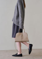 MONOROW Blanc Medium Bag - Etoupe styled look 3
