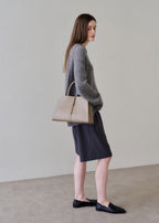 MONOROW Blanc Medium Bag - Etoupe styled look 8