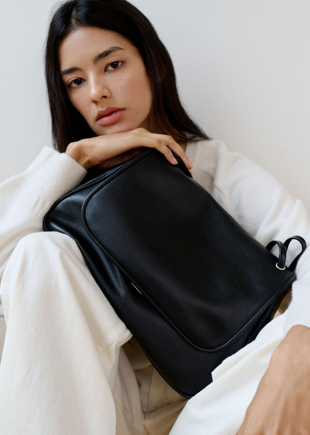 MONOROW Jude Bag - Black styled look 2