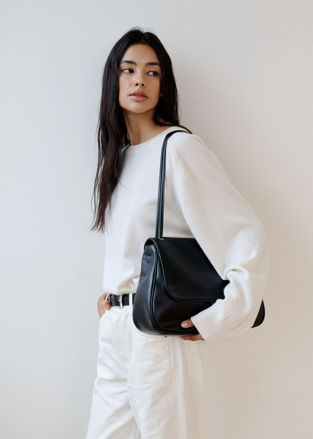 MONOROW Jude Bag - Black styled look 3