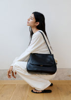 MONOROW Jude Bag - Black styled look 4