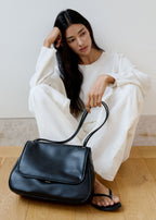 MONOROW Jude Bag - Black styled look 7