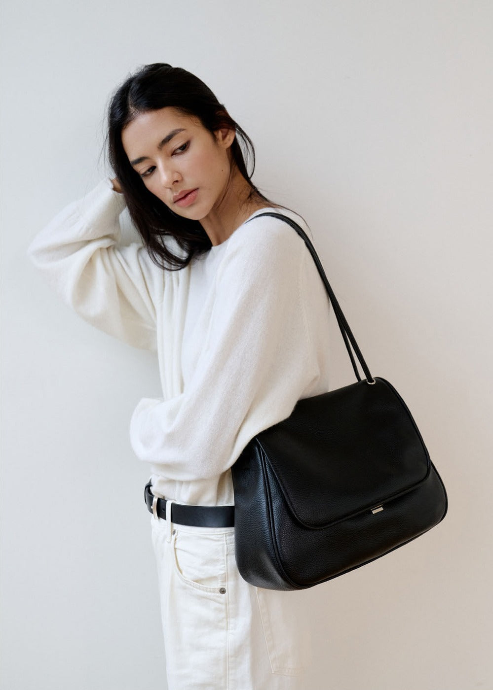 MONOROW Jude Bag - Black styled look 8