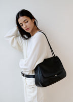 MONOROW Jude Bag - Black styled look 8