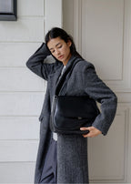 MONOROW Jude Bag - Black styled look 15