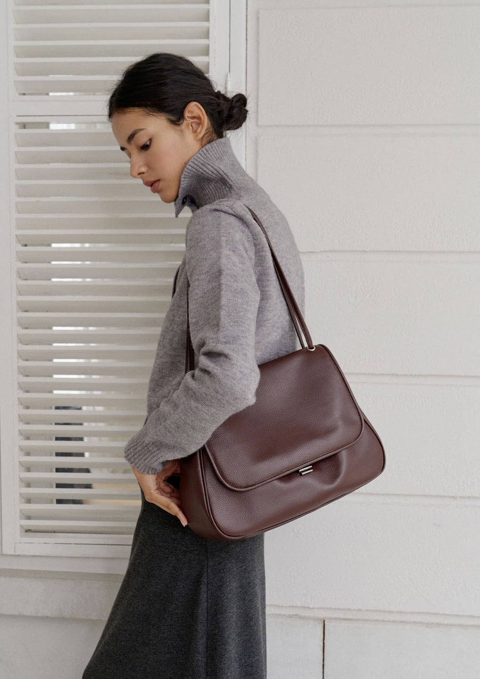 MONOROW Jude Bag - Burgundy styled look 4