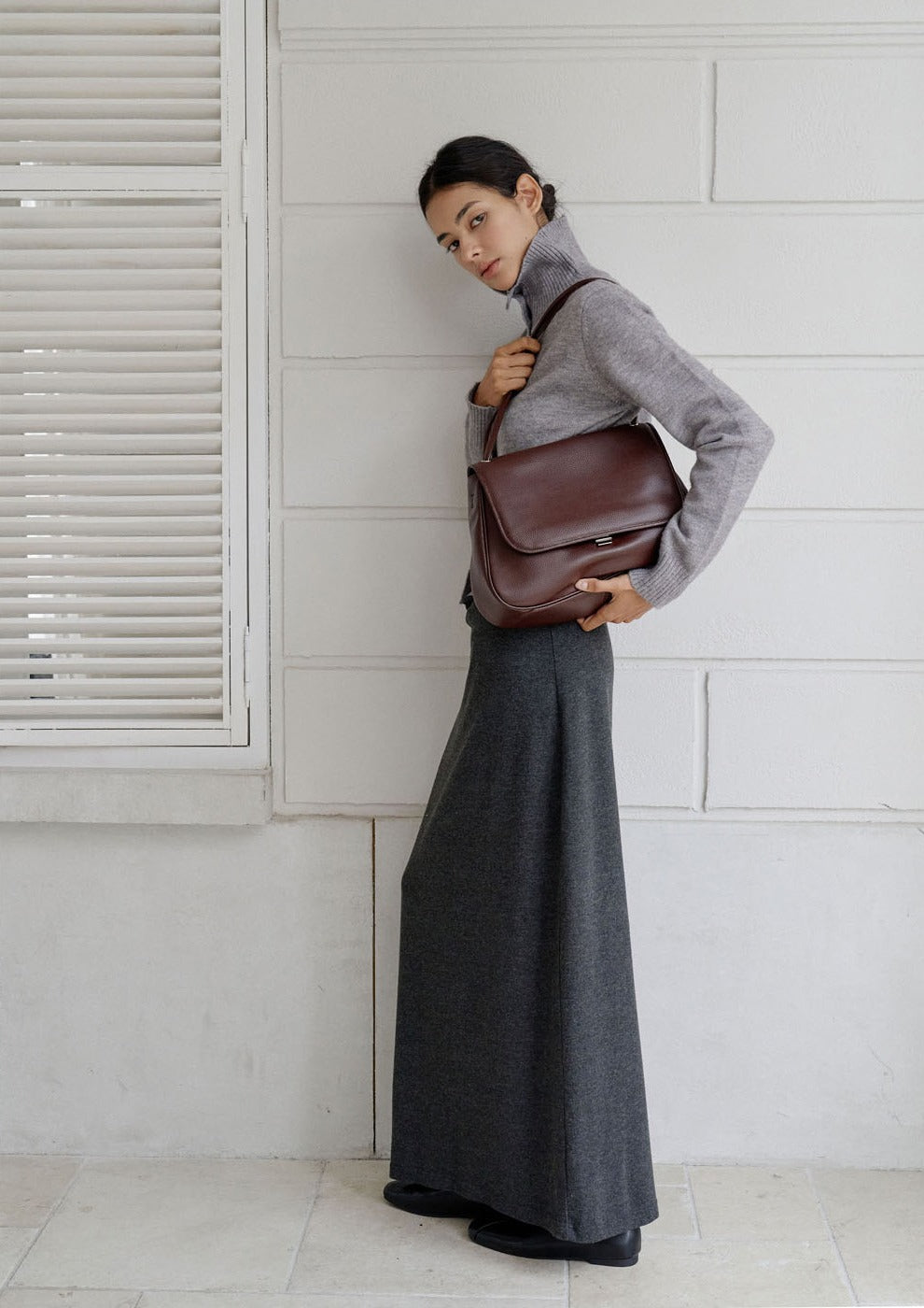 MONOROW Jude Bag - Burgundy styled look 6