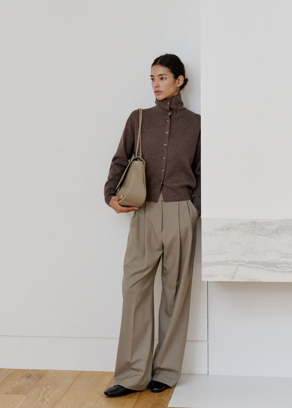 MONOROW Jude Bag - Etoupe styled look 4