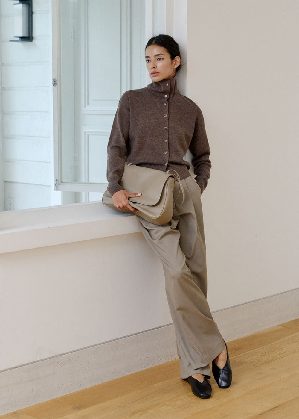 MONOROW Jude Bag - Etoupe styled look 8