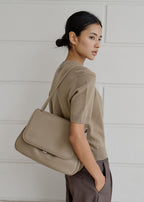 MONOROW Jude Bag - Etoupe styled look 12