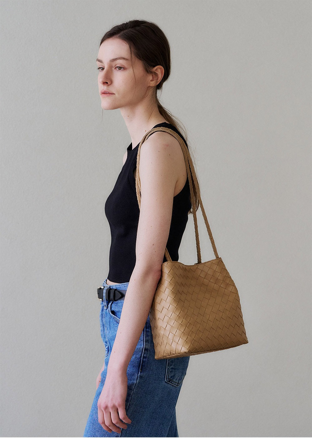 MONOROW Juri Bag - Beige styled look 12