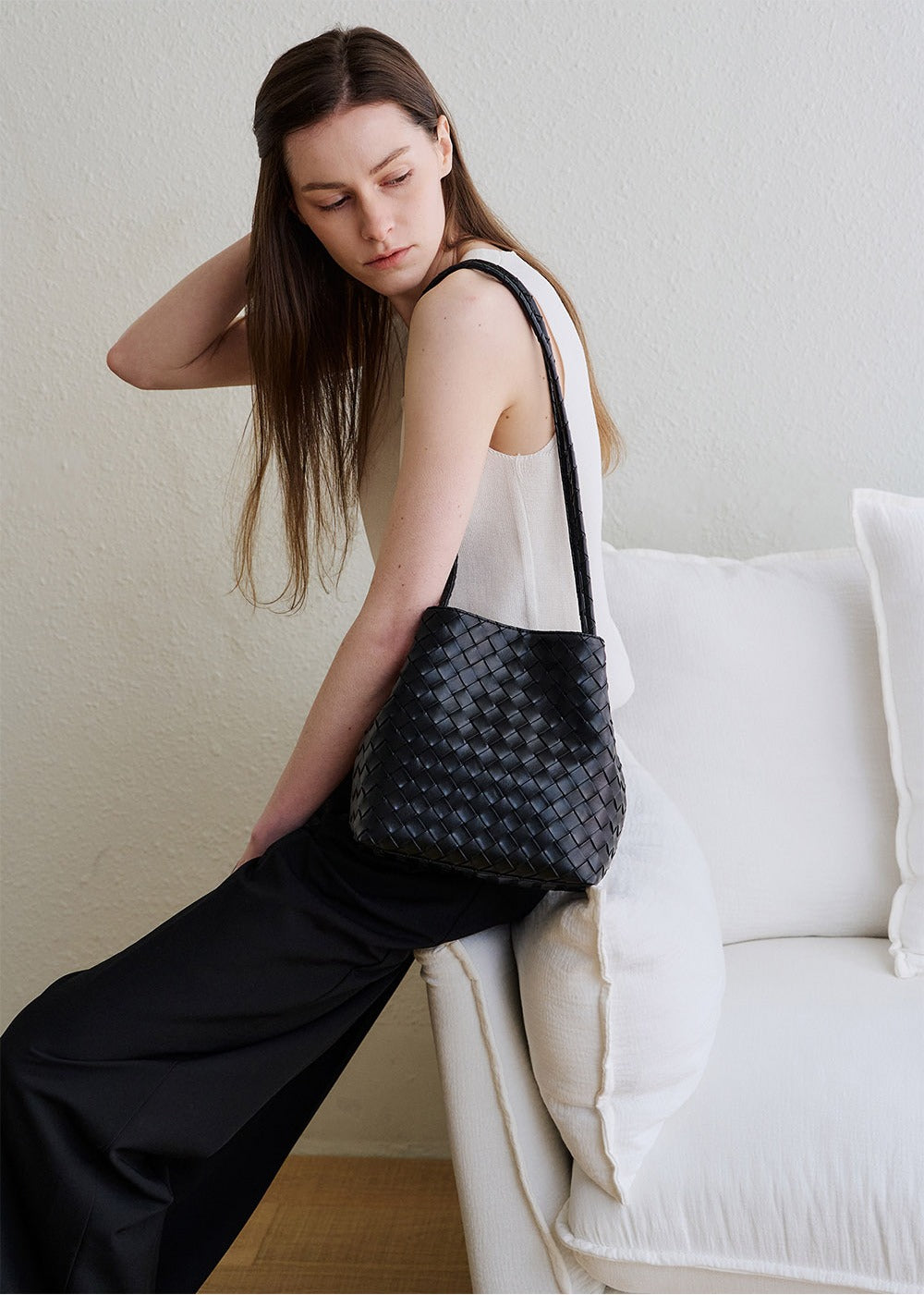 MONOROW Juri Bag - Black styled look 6