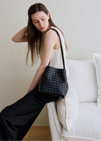 MONOROW Juri Bag - Black styled look 6