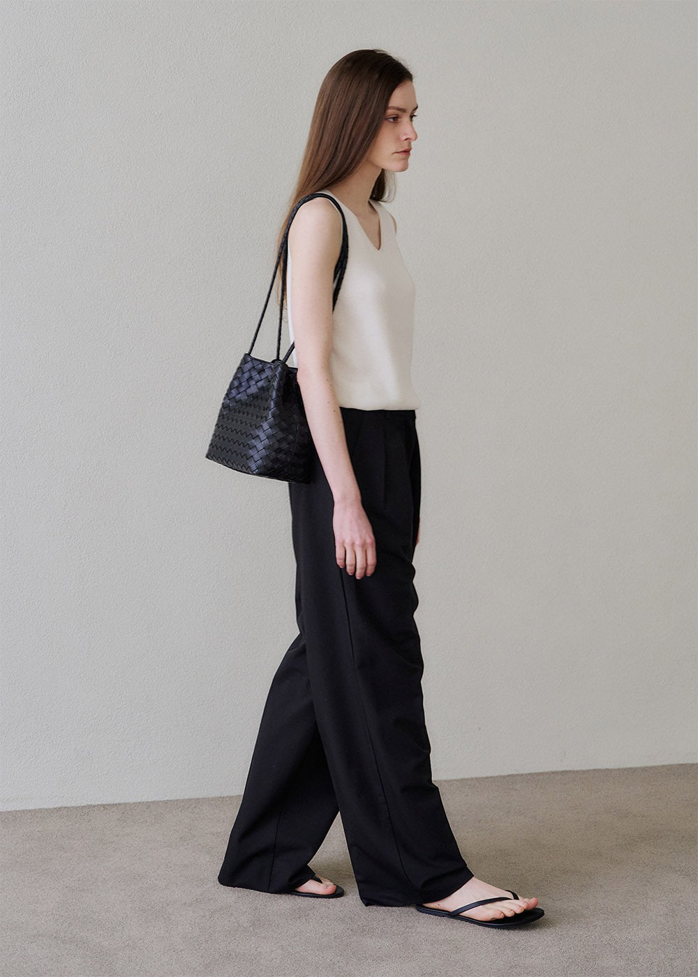 MONOROW Juri Bag - Black styled look 12