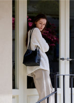 MONOROW Juri Bag - Black styled look 14