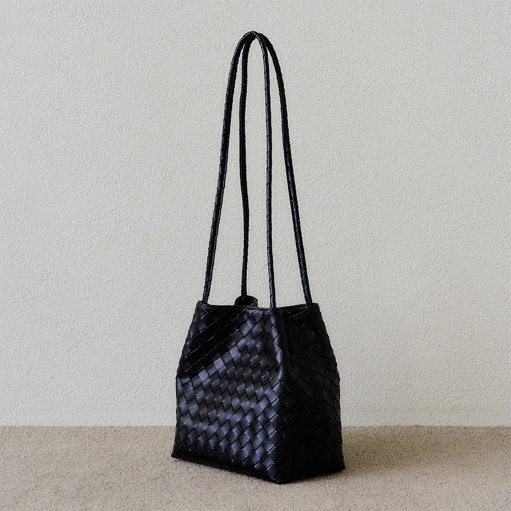 MONOROW Juri Bag - Black angled view