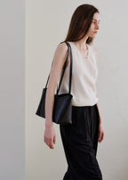 MONOROW Sara Bag - Black styled look 4