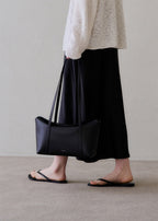MONOROW Sara Bag - Black styled look 6