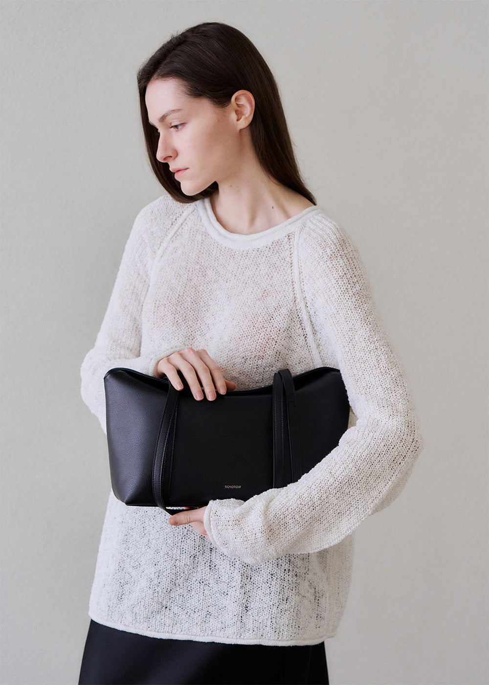 MONOROW Sara Bag - Black styled look 11