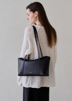 MONOROW Sara Bag - Black styled look 12