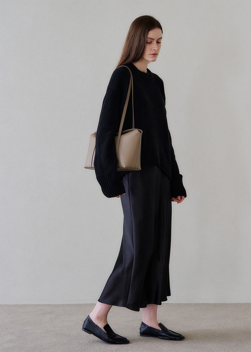 MONOROW Sara Bag - Etoupe styled look 3