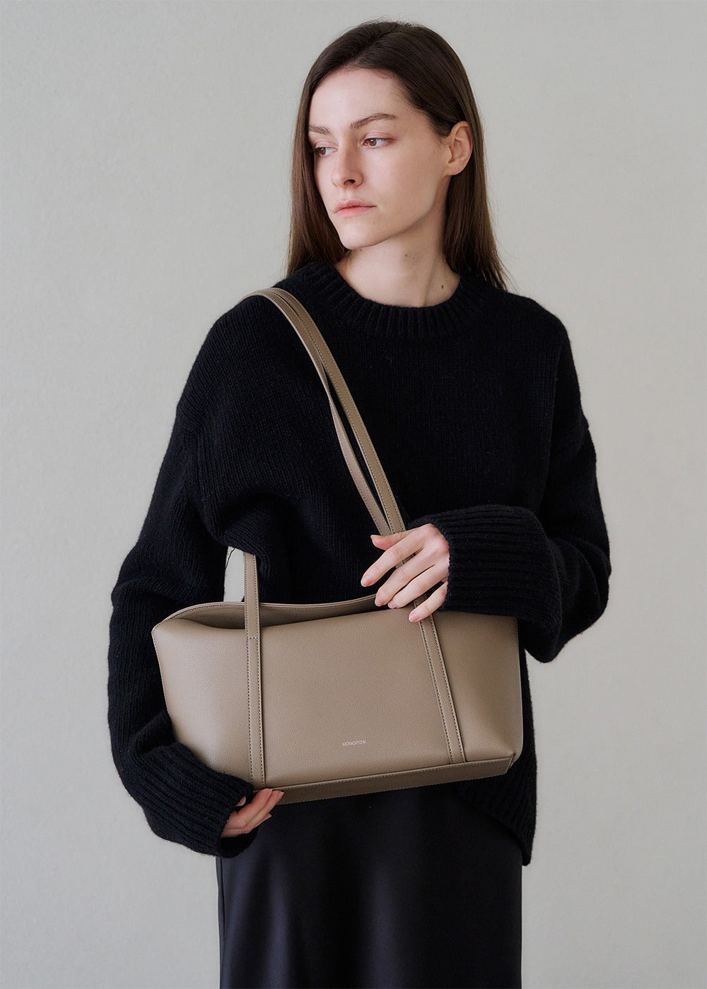 MONOROW Sara Bag - Etoupe styled look 4