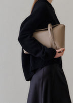 MONOROW Sara Bag - Etoupe styled look 5