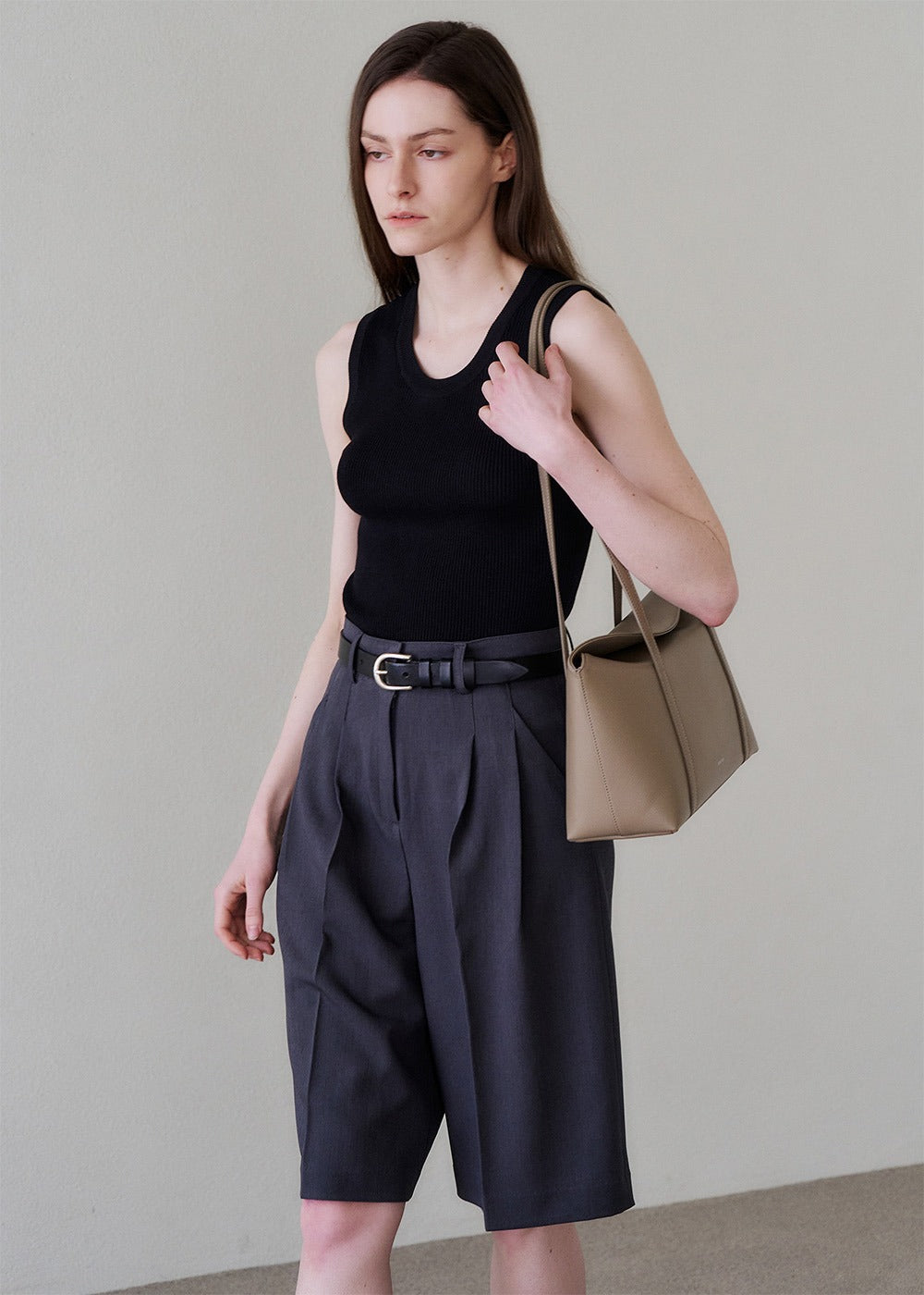 MONOROW Sara Bag - Etoupe styled look 11