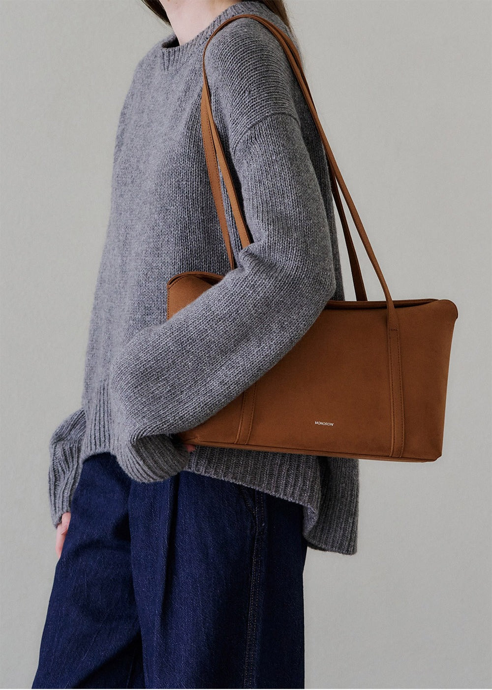MONOROW Sara Bag - Suede Camel styled look 2