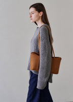 MONOROW Sara Bag - Suede Camel styled look 8