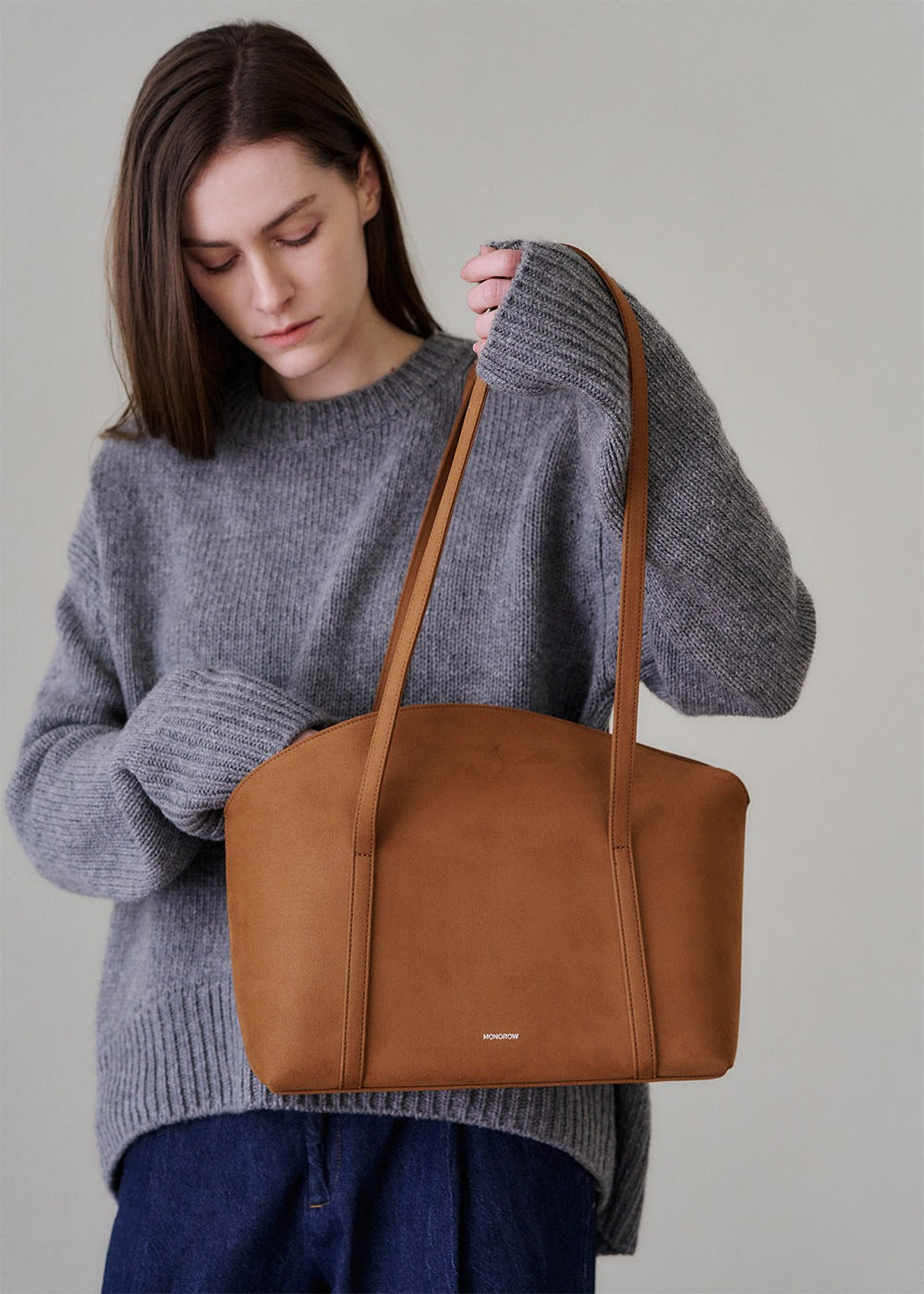 MONOROW Sara Bag - Suede Camel styled look 12