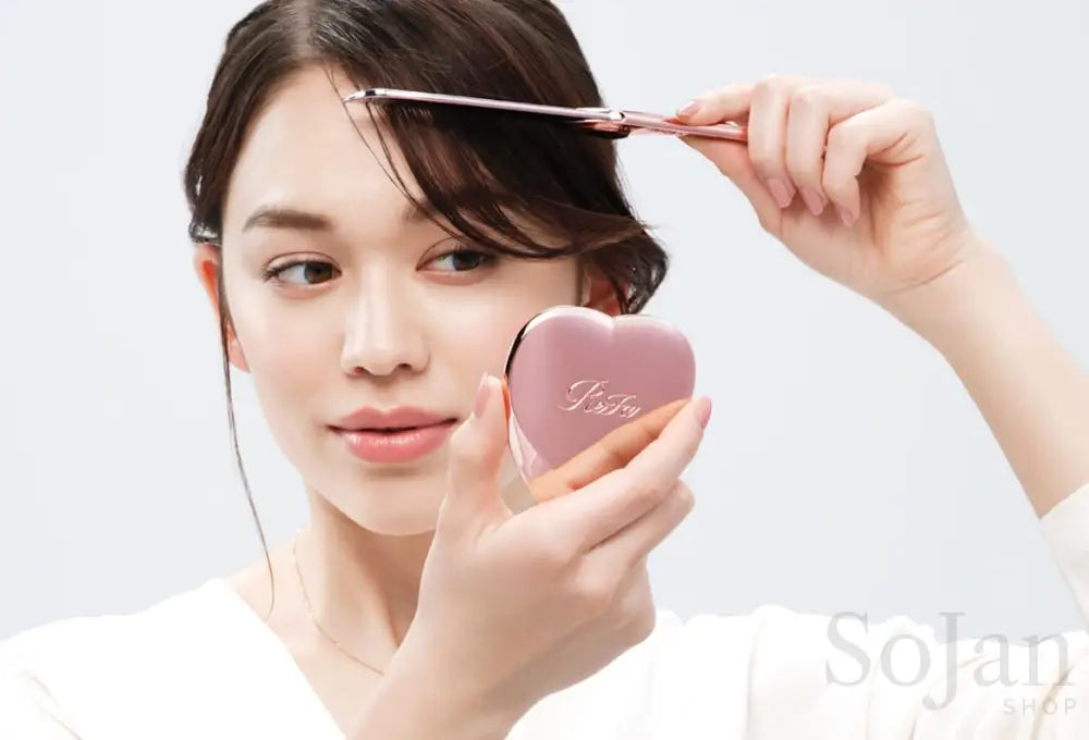 ReFa Heart Mirror reflective glass detail