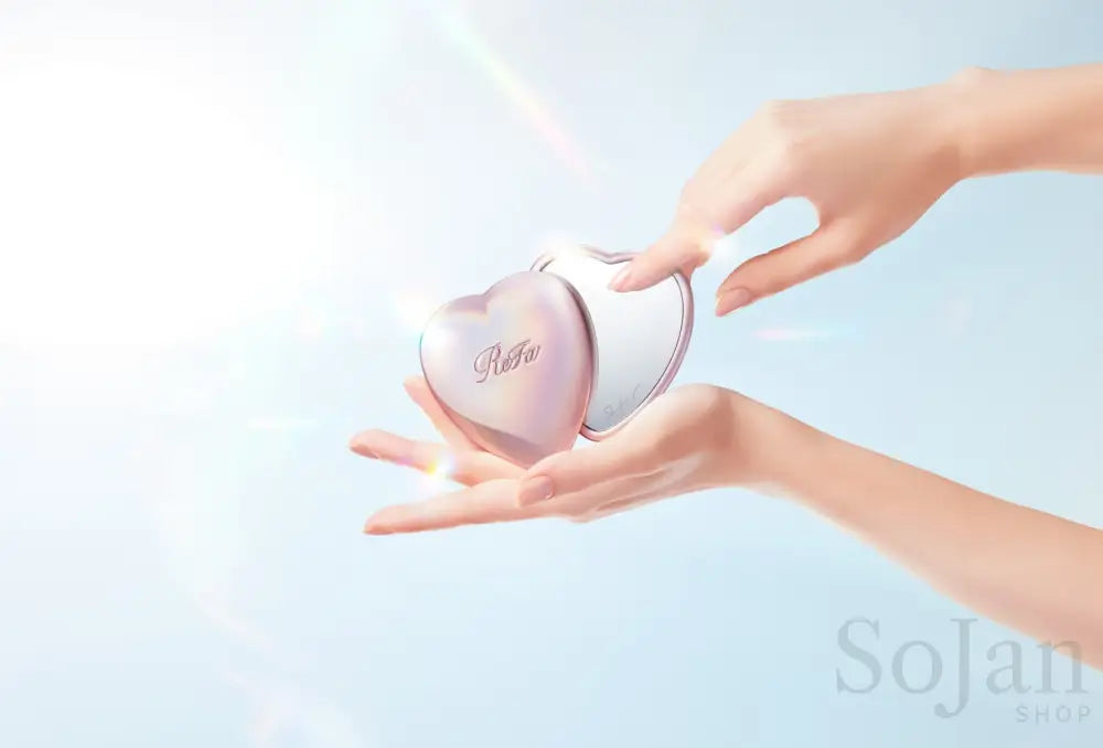 ReFa Heart Mirror with protective case