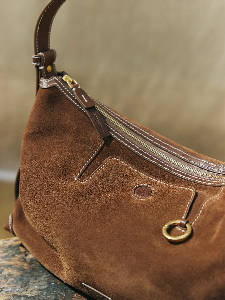 Songmont Small Yore Hobo Bag (Minimal Version) Sandal Suede - close-up of zip and gold ring