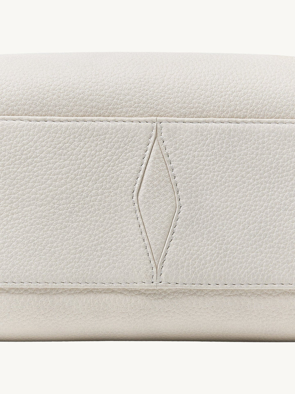 Songmont Small Yore Toast Bag Cloud - full-grain leather texture and diamond stitch
