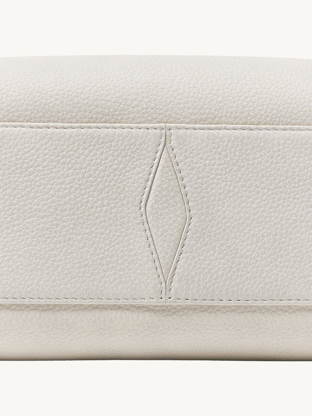 Songmont Small Yore Toast Bag Cloud - full-grain leather texture and diamond stitch