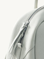 Songmont Yore Toast Bag Celeste - close-up of the zip and leather zip pull